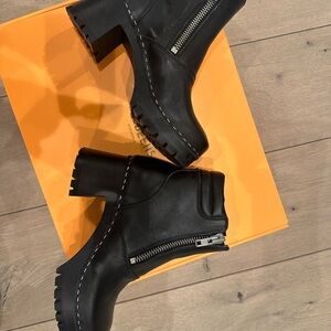 NEW! Black Ankle Boots with Zippers Sz 38